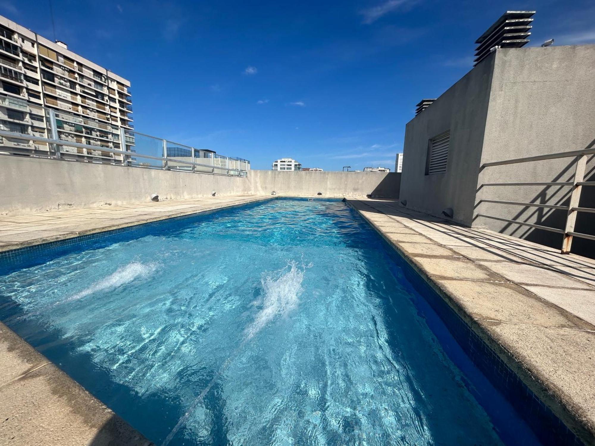 Amplio Estudio Con Piscina - Cochera * Buenos Aires