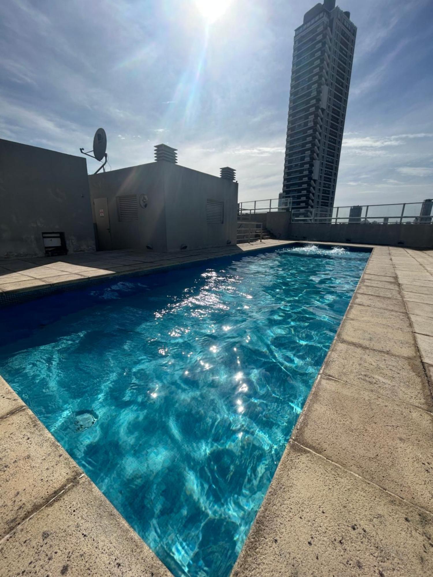 Amplio Estudio Con Piscina - Cochera
