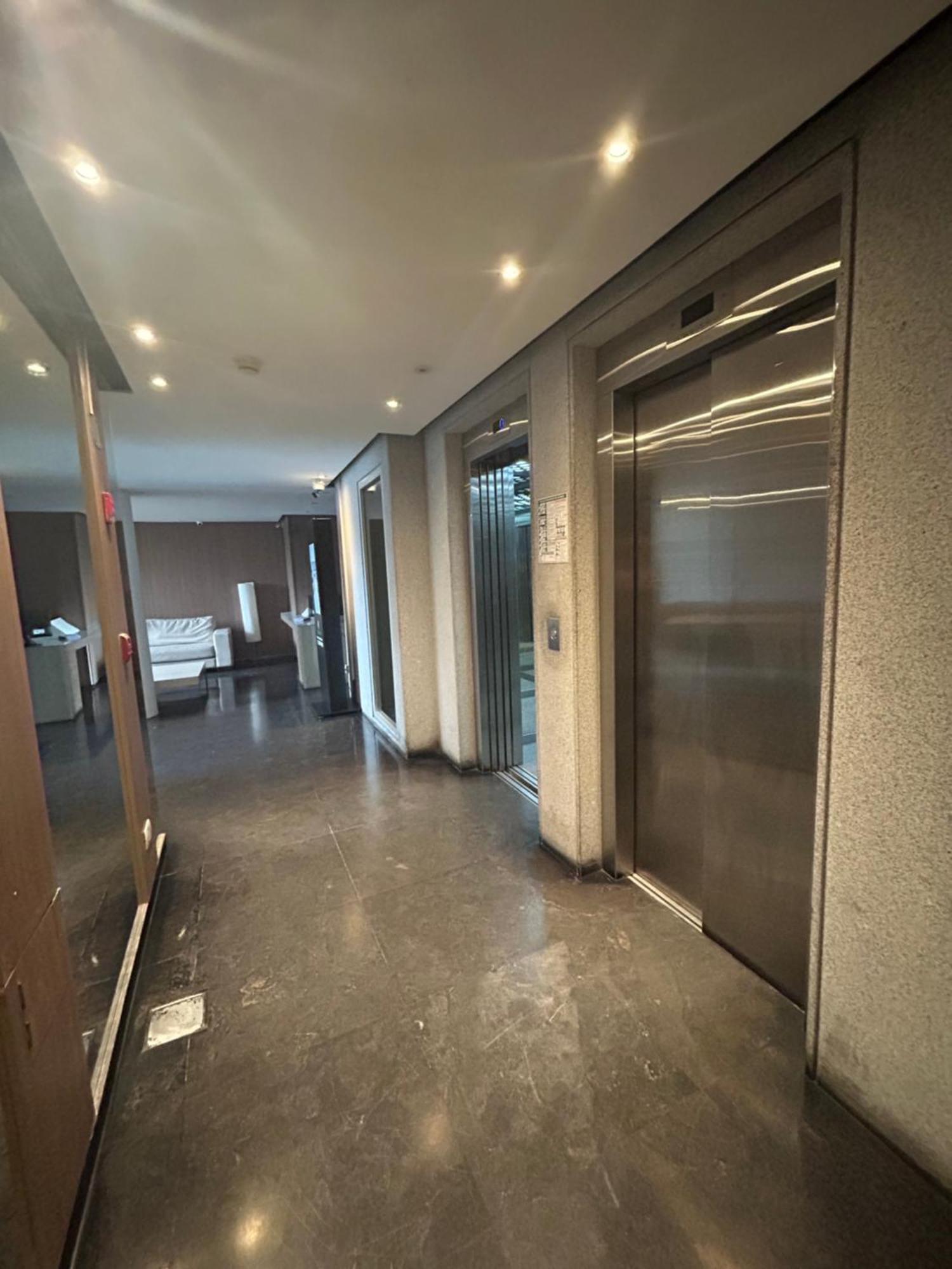 Amplio Estudio Con Piscina - Cochera * Buenos Aires