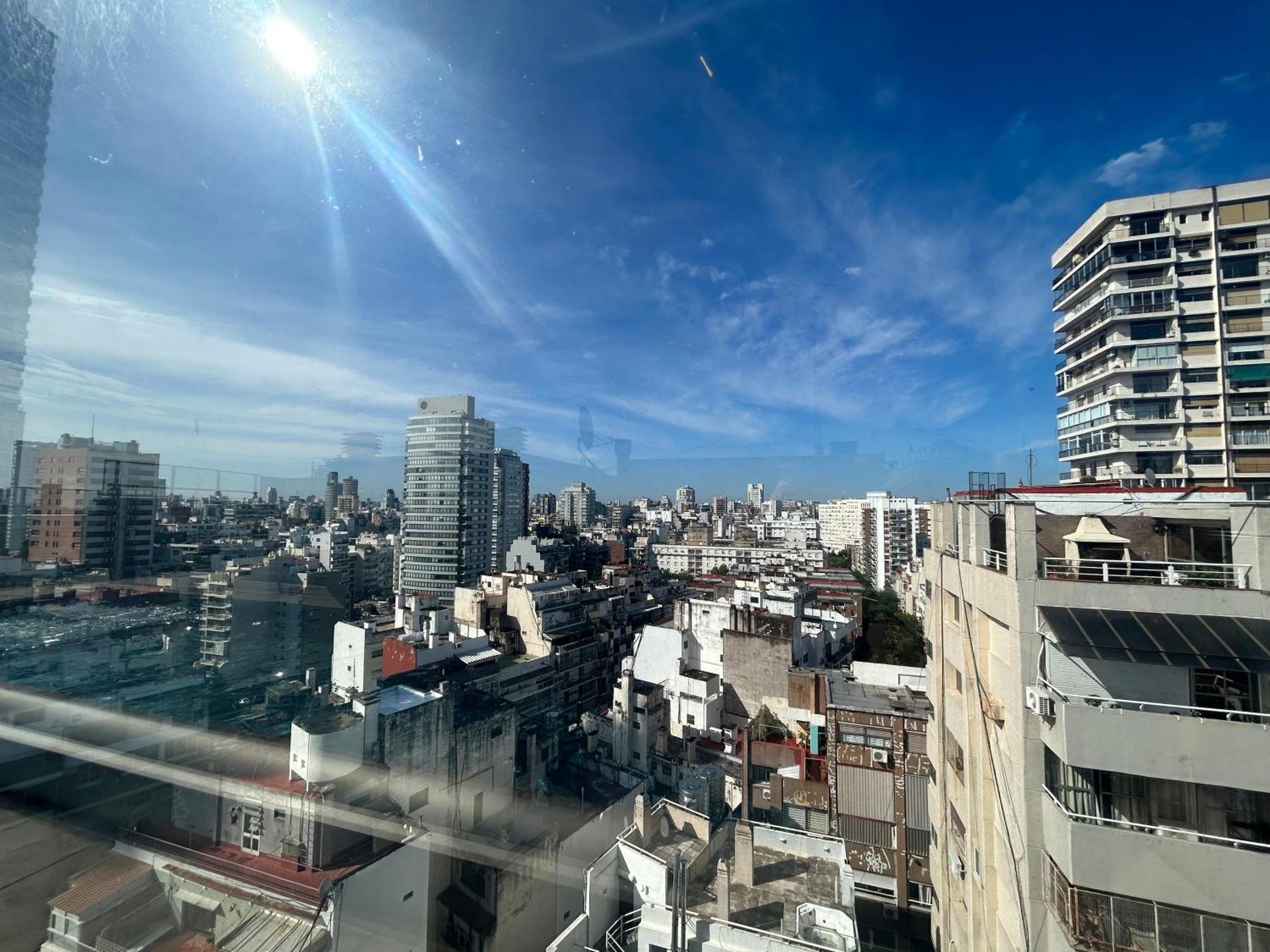 Amplio Estudio Con Piscina - Cochera * Buenos Aires