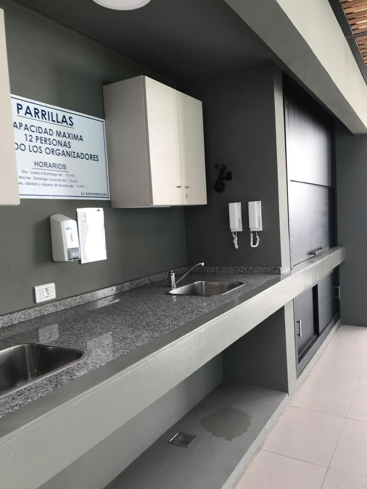 Crespo Con Amenities Apartamento
