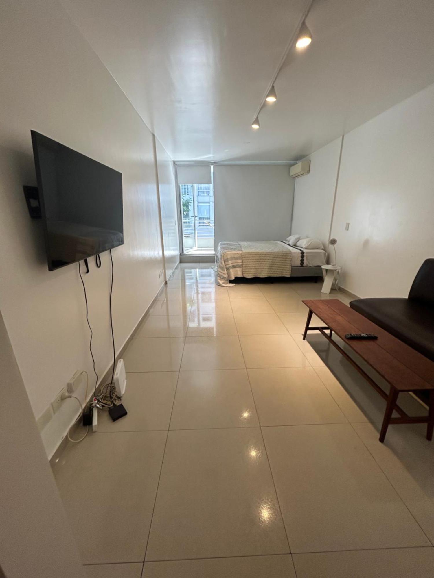 Amplio Estudio Con Piscina - Cochera Apartment