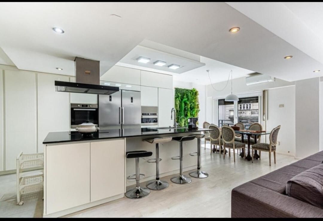 Apartamento Lujoso Con Jacuzzi, 140m2 Ideal Para Familias Grandes En Retiro Buenos Aires
