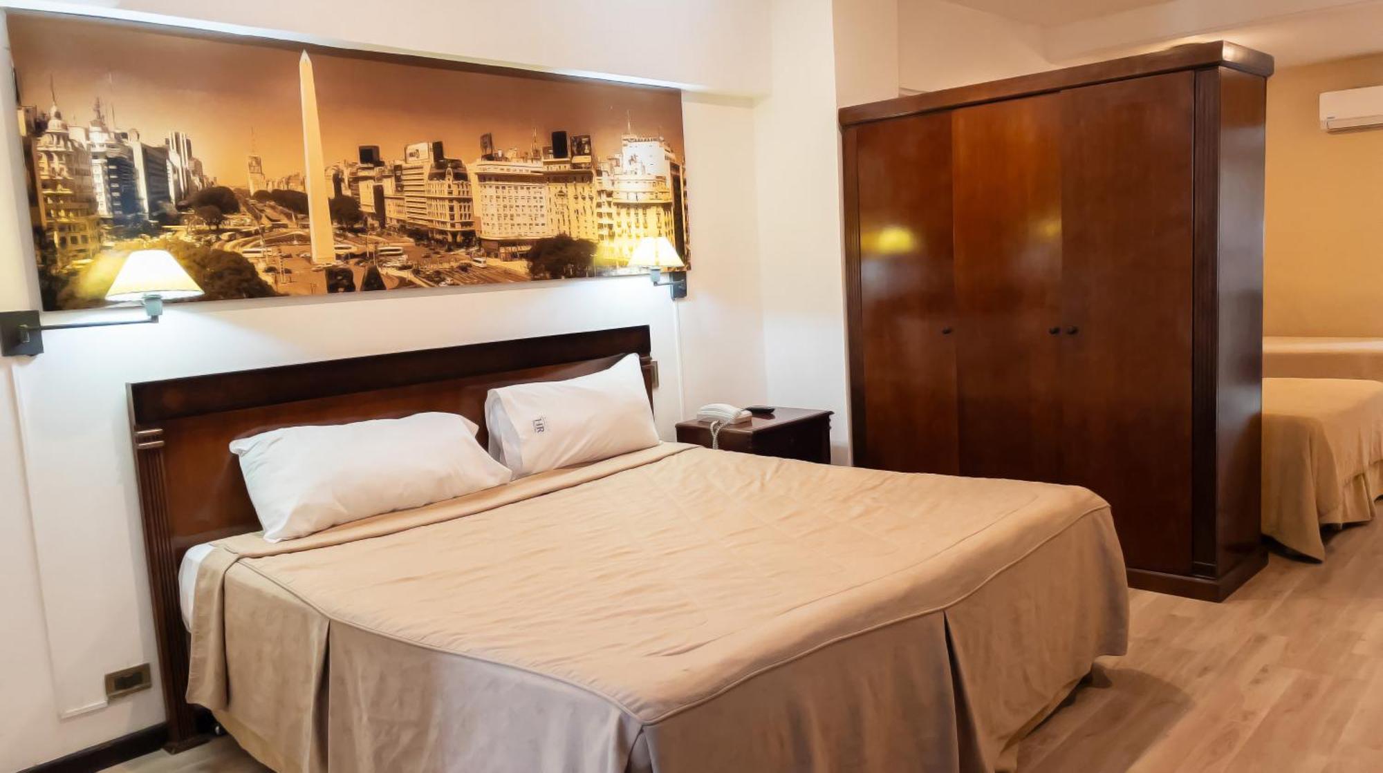 Reconquista Plaza Hotel