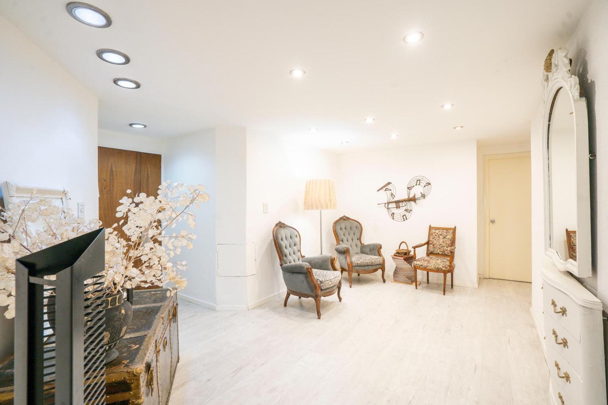 Lujoso Con Jacuzzi, 140m2 Ideal Para Familias Grandes En Retiro Apartamento *