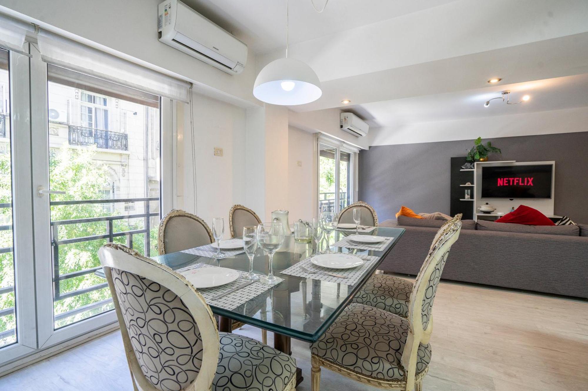 Lujoso Con Jacuzzi, 140m2 Ideal Para Familias Grandes En Retiro Apartamento *