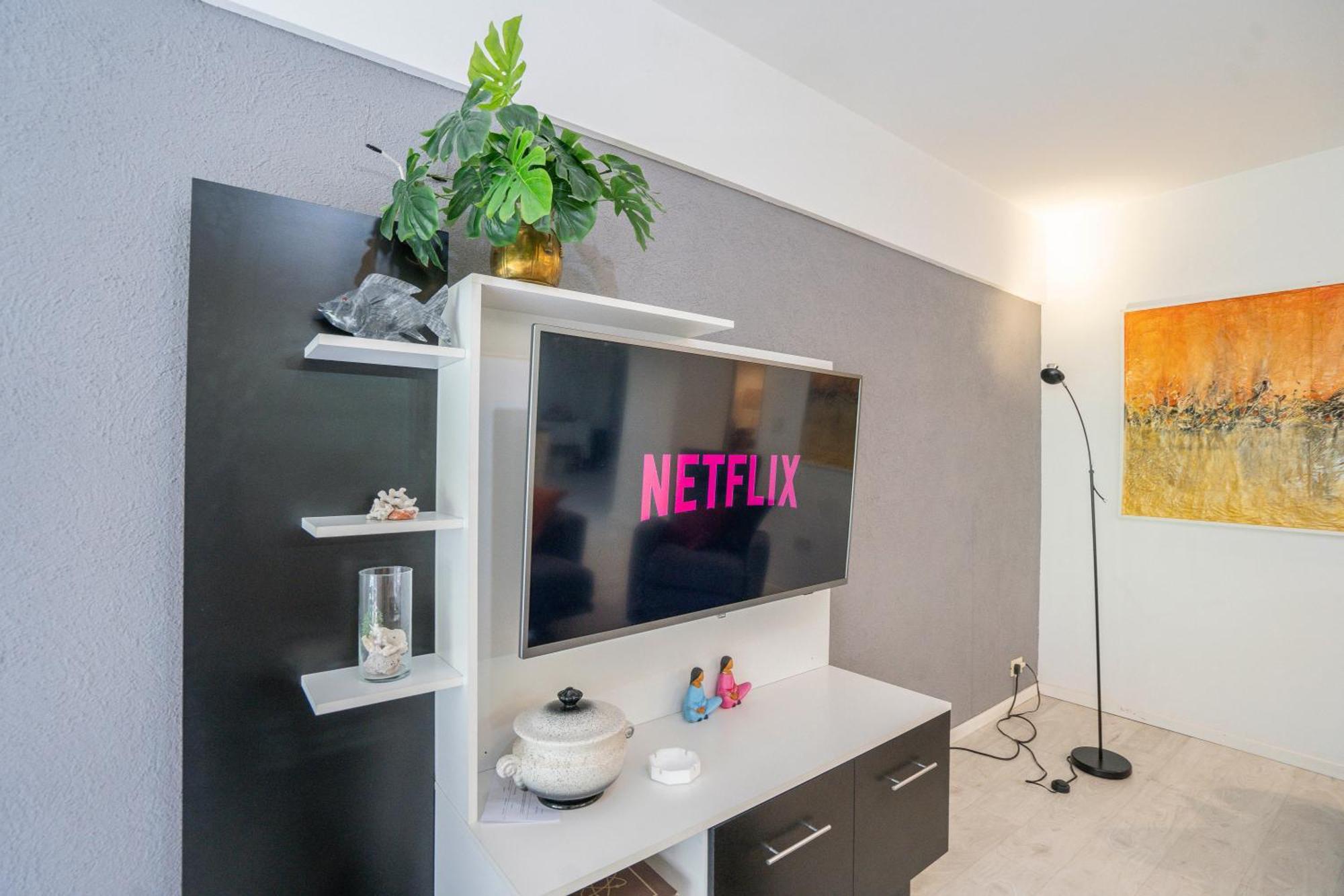 Apartamento Lujoso Con Jacuzzi, 140m2 Ideal Para Familias Grandes En Retiro *