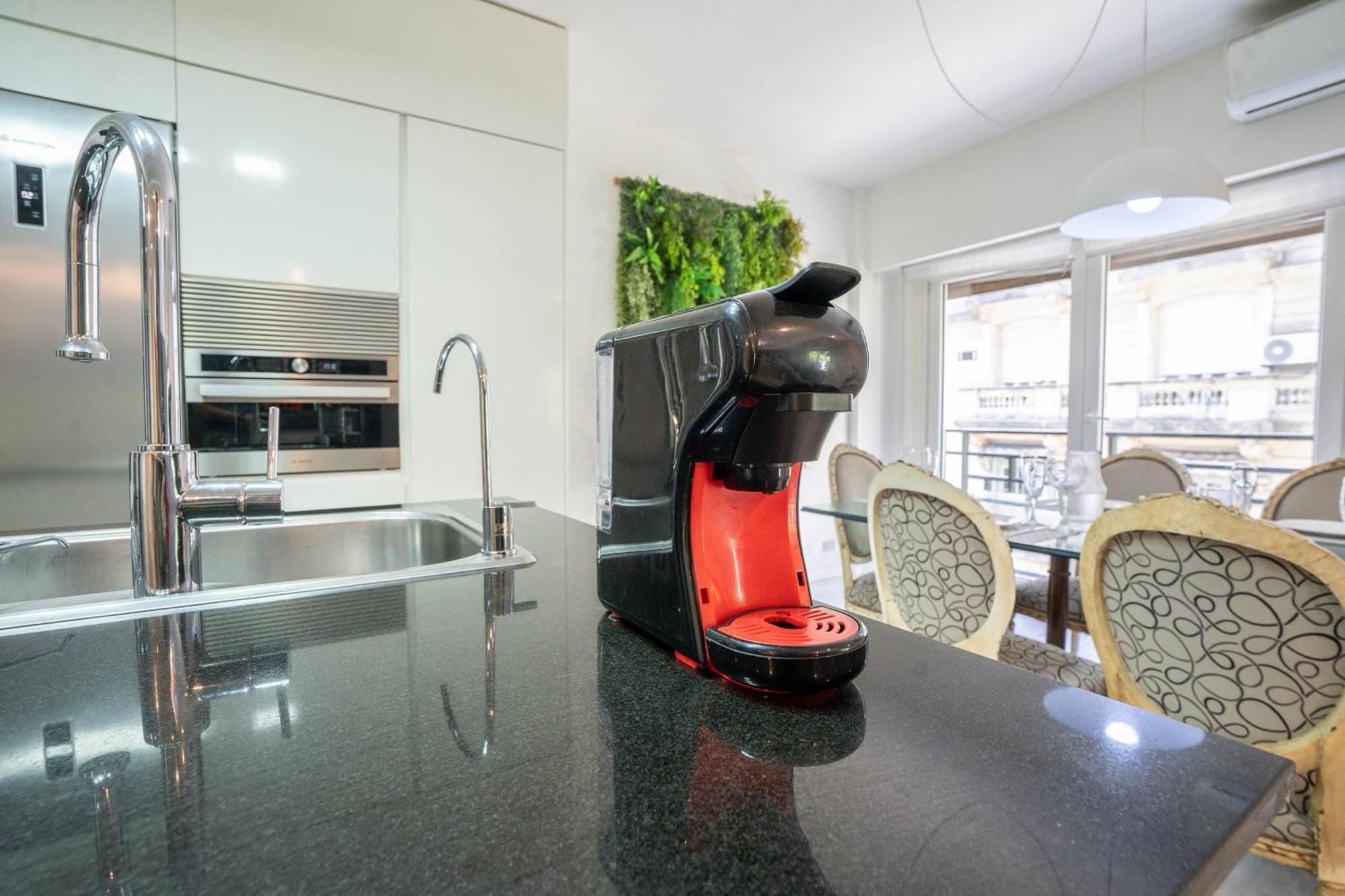 Apartamento Lujoso Con Jacuzzi, 140m2 Ideal Para Familias Grandes En Retiro Buenos Aires