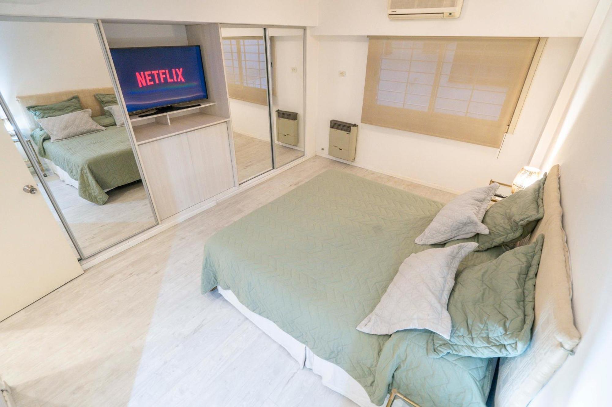 Lujoso Con Jacuzzi, 140m2 Ideal Para Familias Grandes En Retiro Apartamento