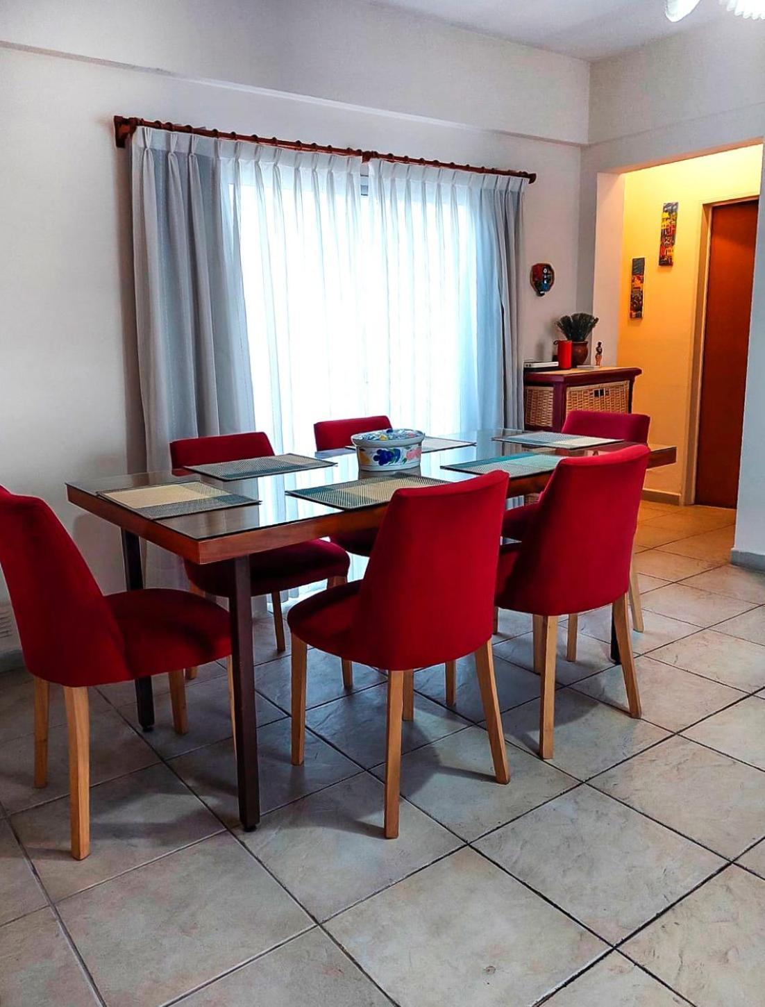 Departamento 6 Con Cochera A 4 Cuadras Subte H Apartment *