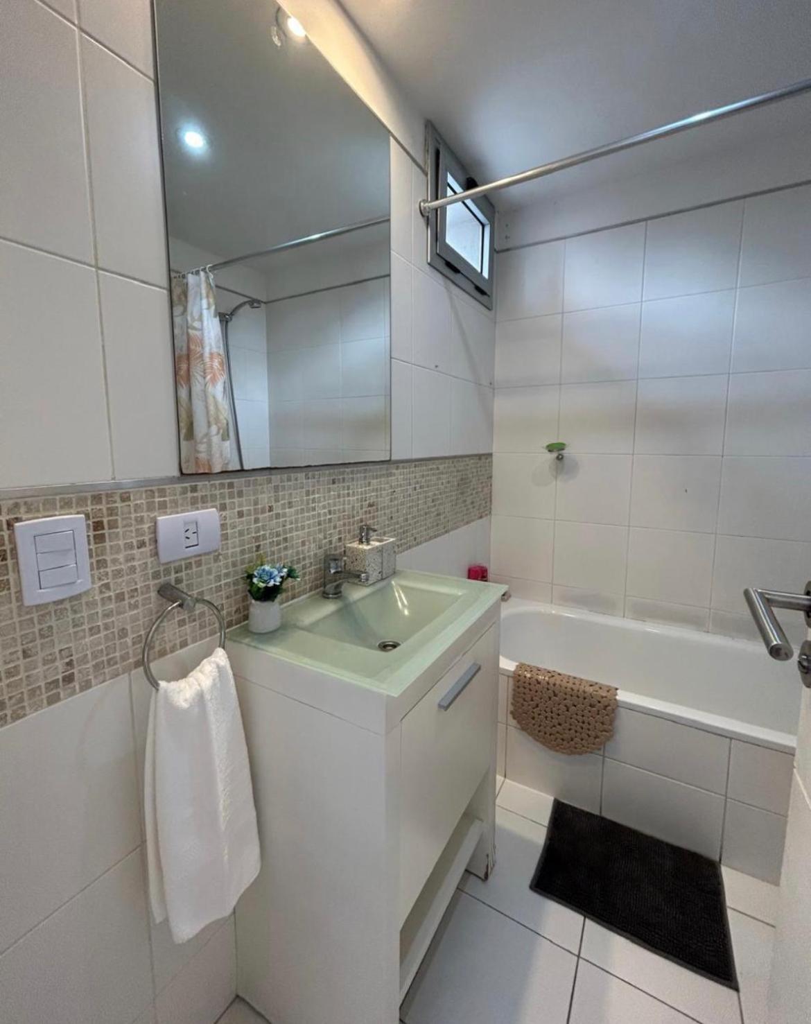 Comodo En Palermo-cochera Apartamento Ciudad Autónoma de Buenos Aires
