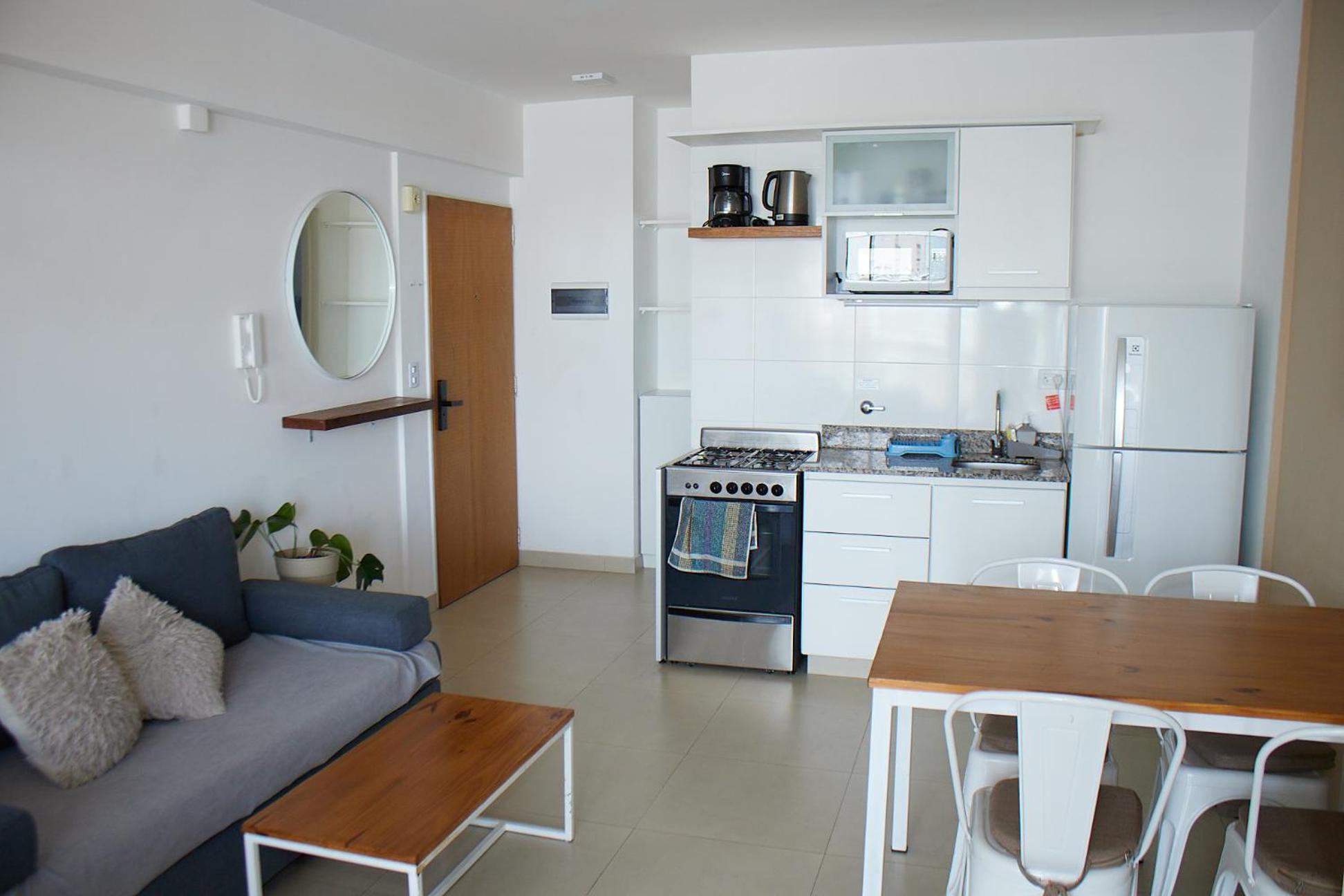 Apartamento A Estrenar! En El Cwntro De Ba. Con Parilla Y Pileta