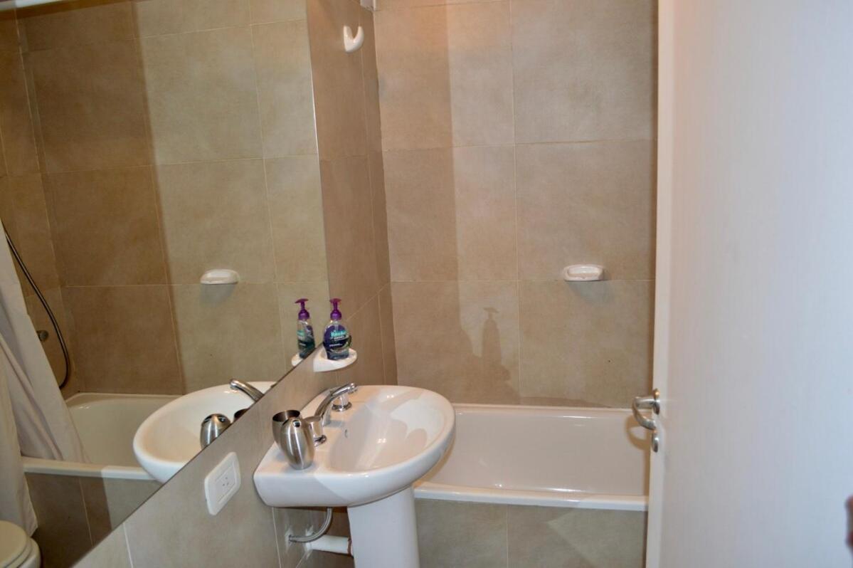Luxury 1 Bedroom Canitas! Fast Wi-fi! Pool ! *