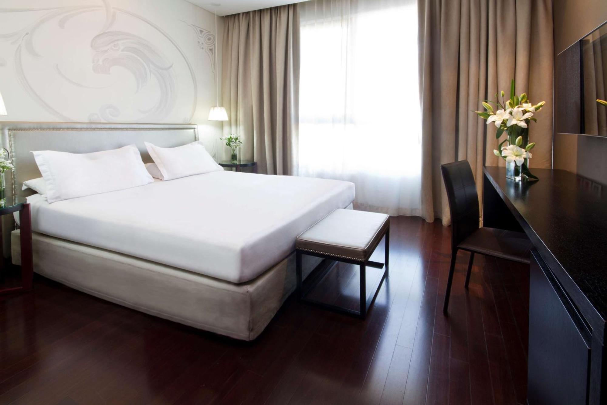 Nh Tango Hotel 4*
