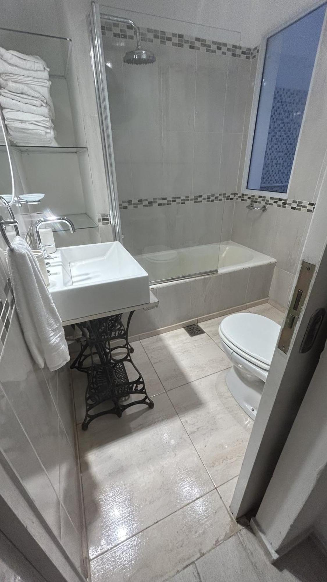 Alberdi 1634 Apartamento
