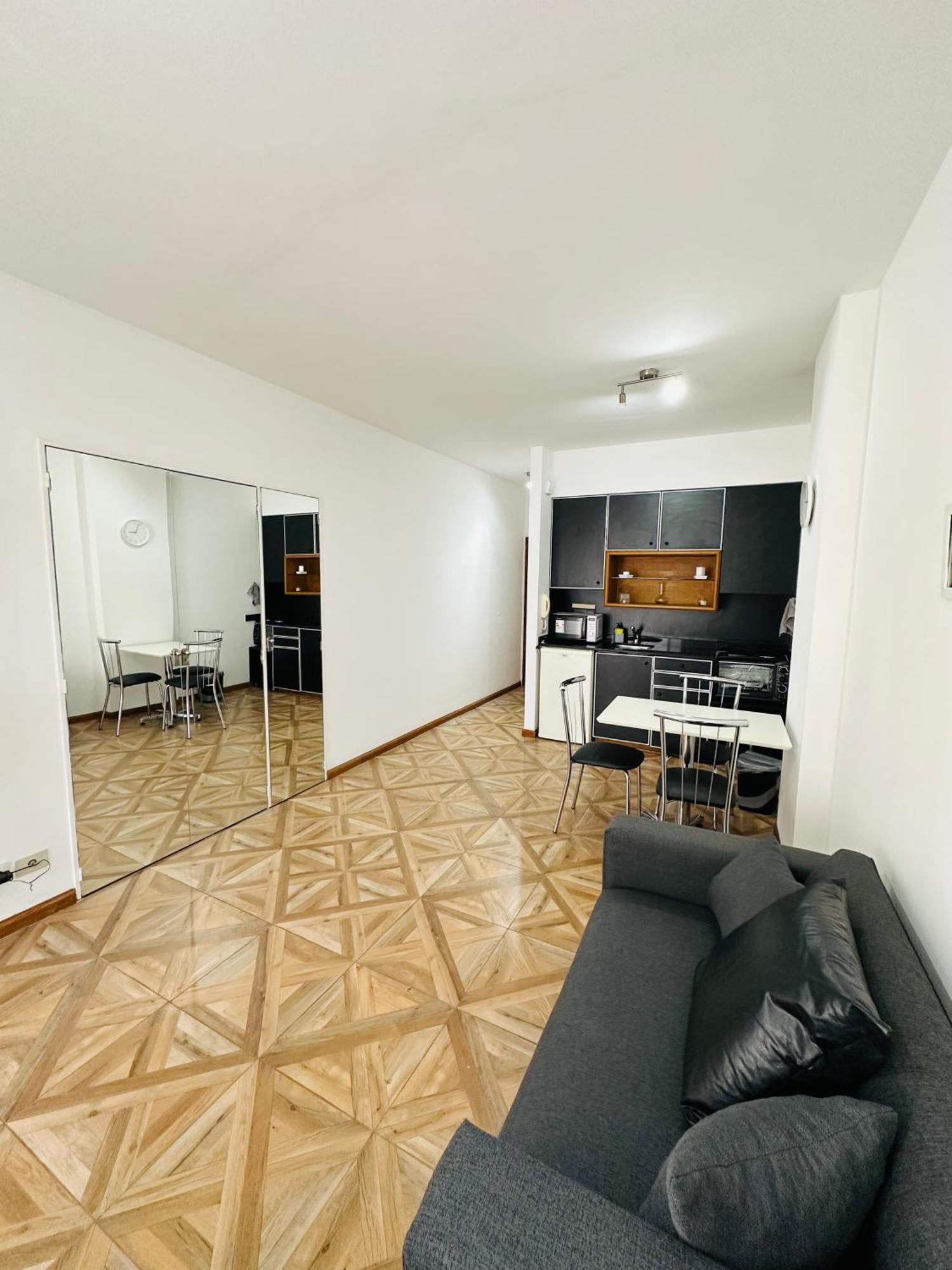 Avenida Del Libertador Apartamento *