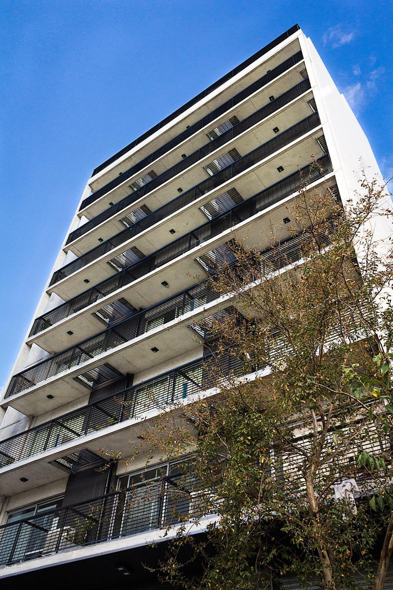 2415 Palermo
