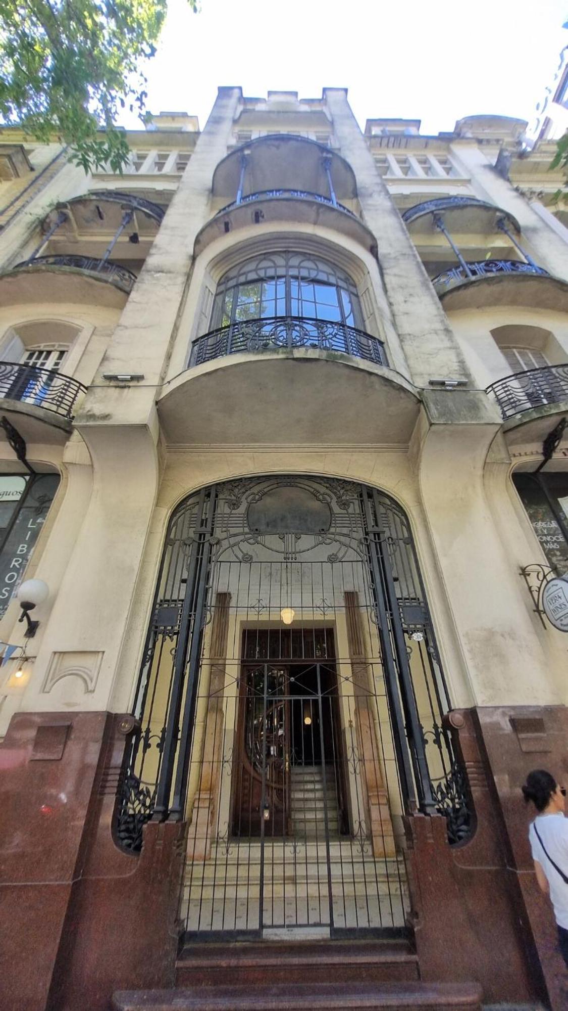 Monumento Historico En Palacio Vera - Estilo Art Nouveau - Plusprops *