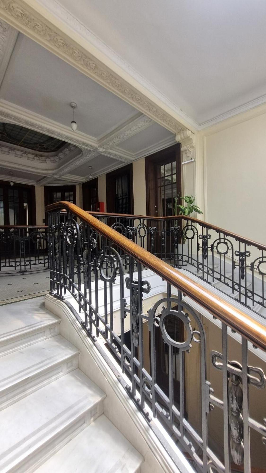 Monumento Historico En Palacio Vera - Estilo Art Nouveau - Plusprops
