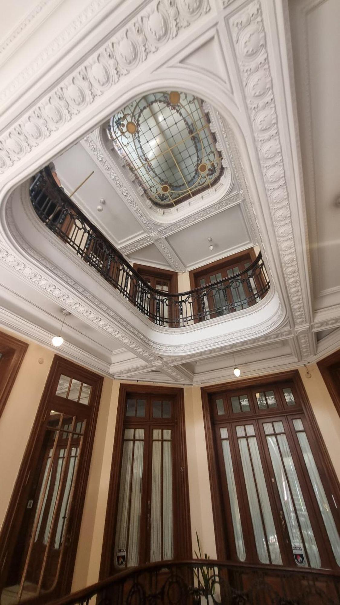 Apartamento Monumento Historico En Palacio Vera - Estilo Art Nouveau - Plusprops