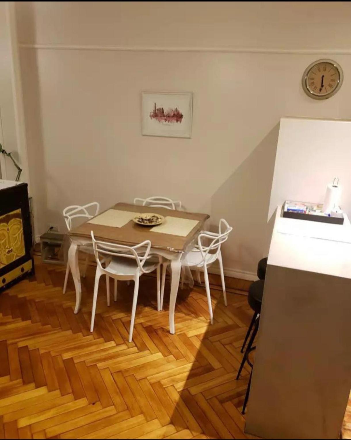 Ambiente Amplio Luminoso Y Calido Apartamento *