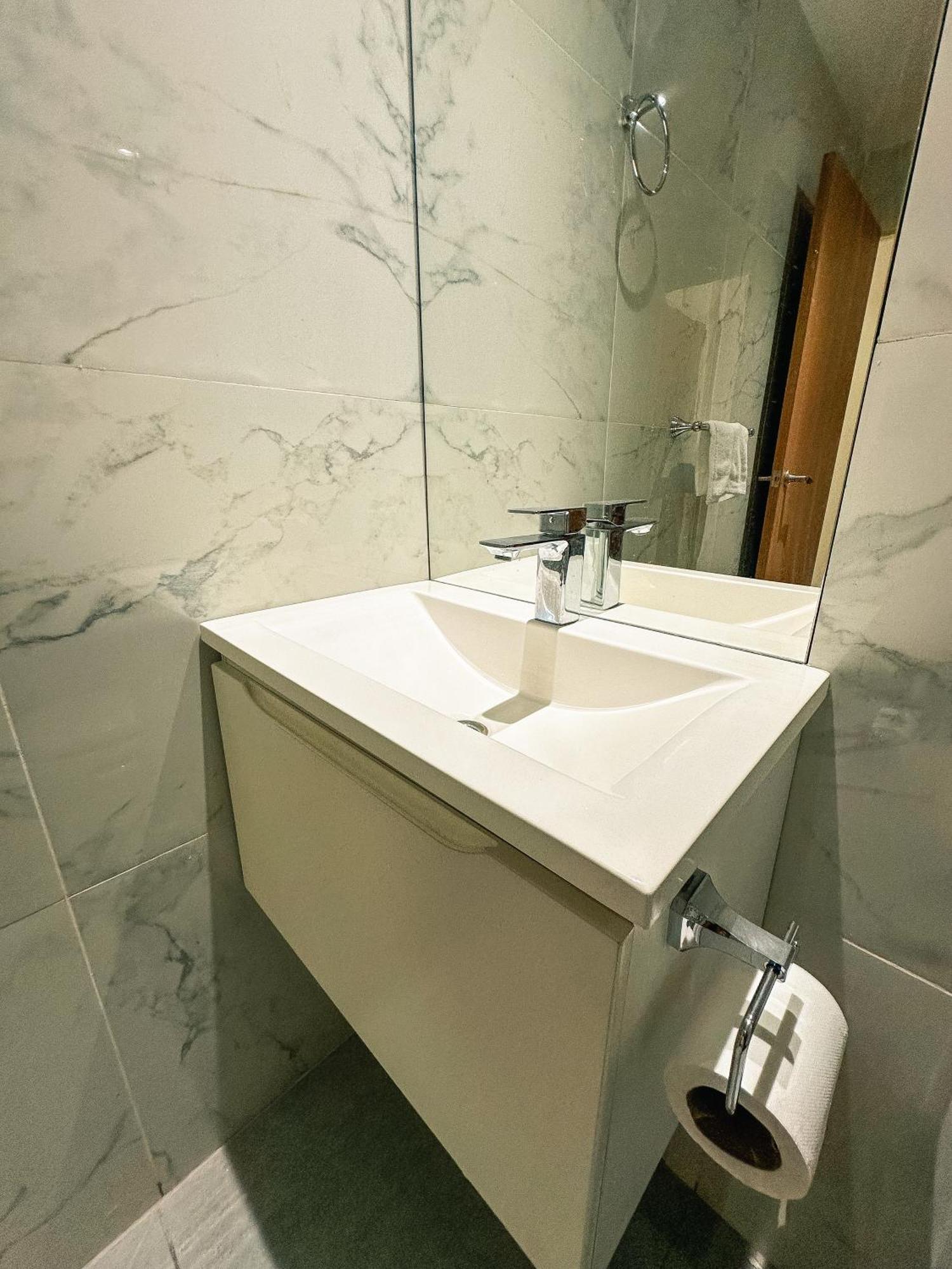 Bt Homes - Fitz Roy 2077 *