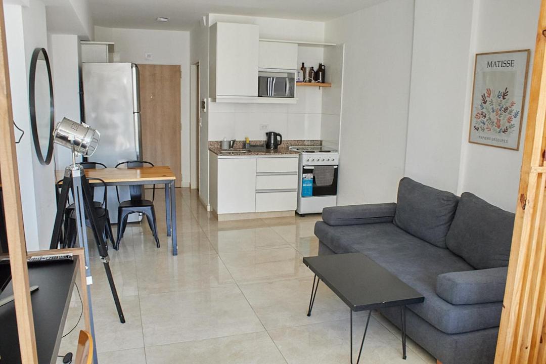 Monomabiente Muy Bien Ubicado 2 O 3 Personas Apartamento *