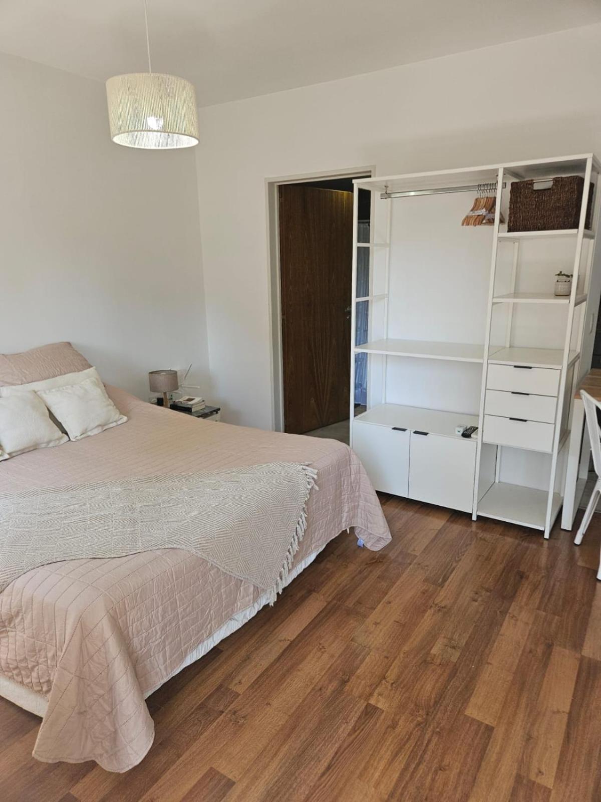 Encantador Y Acogedor Con Balcon En Almagro - Gran Ubicacion *