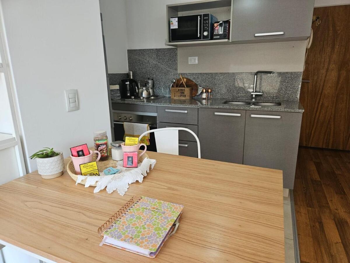 Apartamento Encantador Y Acogedor Con Balcon En Almagro - Gran Ubicacion