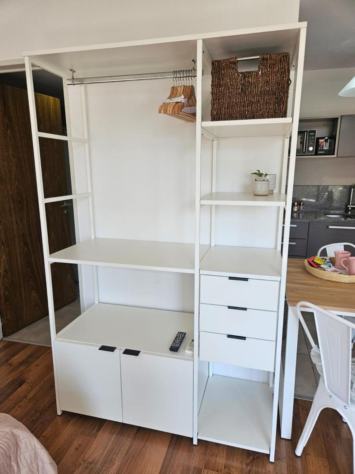 Apartamento Encantador Y Acogedor Con Balcon En Almagro - Gran Ubicacion
