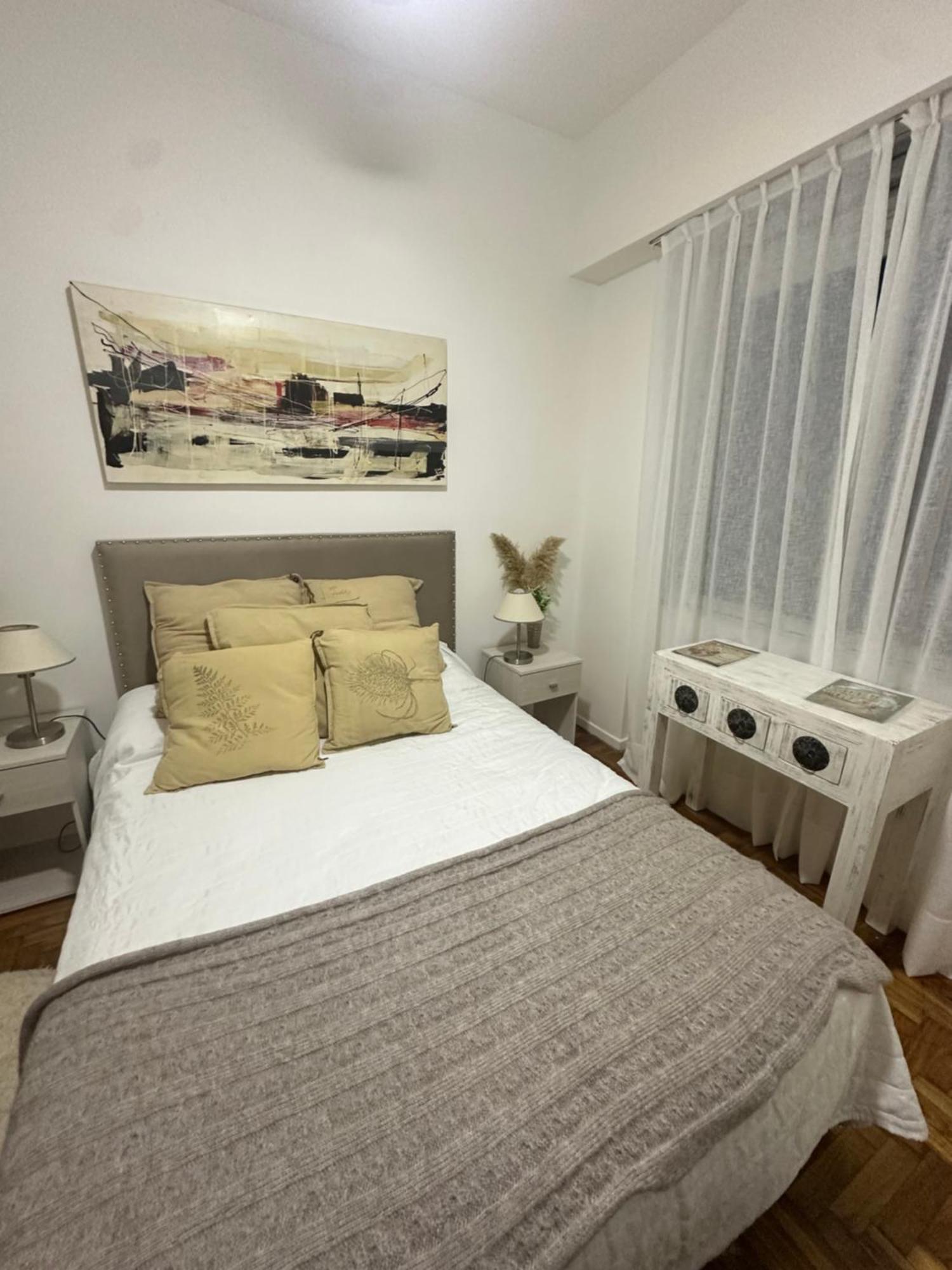 Arenales Y Talcahuano Apartamento *