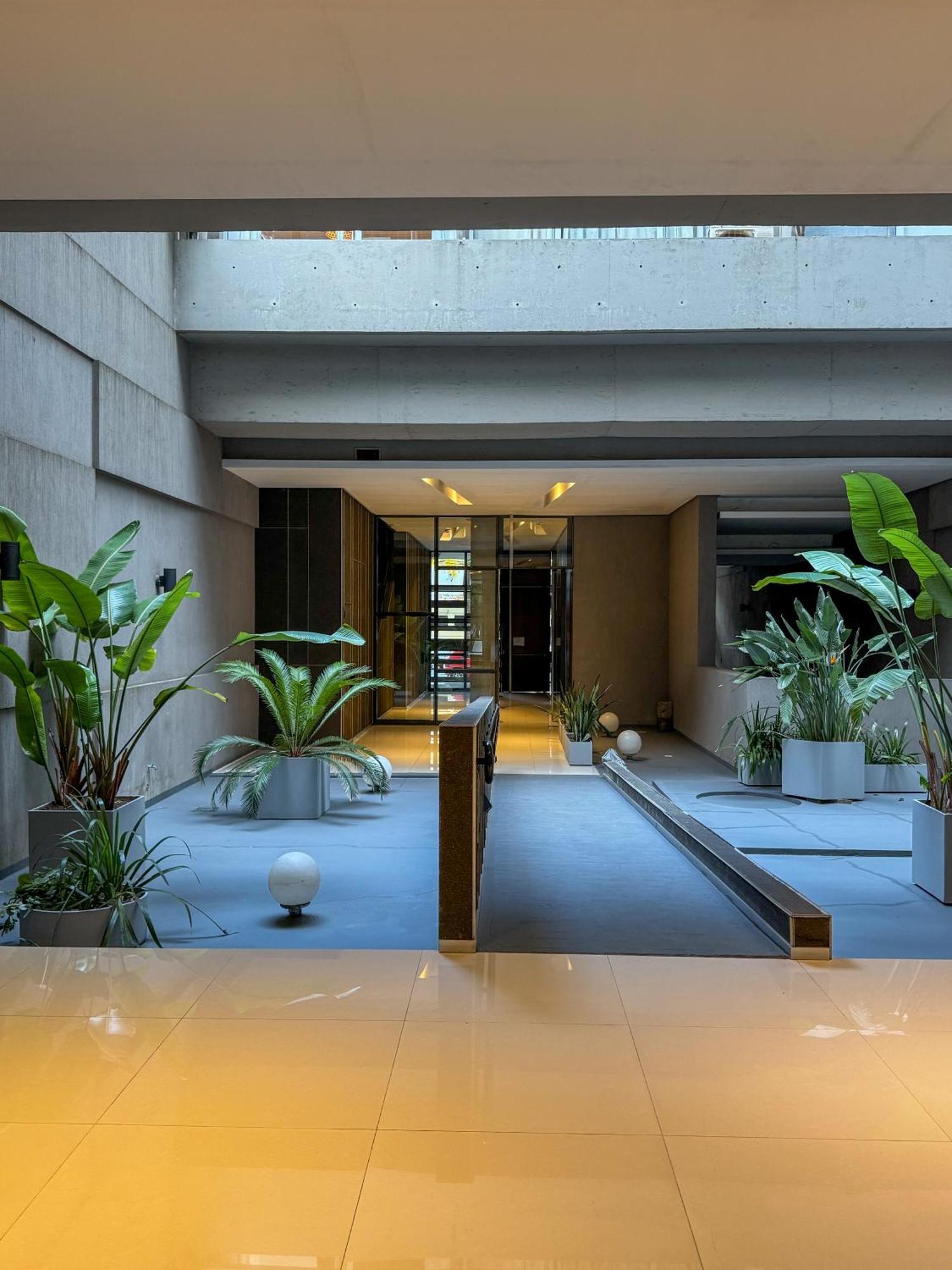 Foster Hollywood * Ciudad Autónoma de Buenos Aires