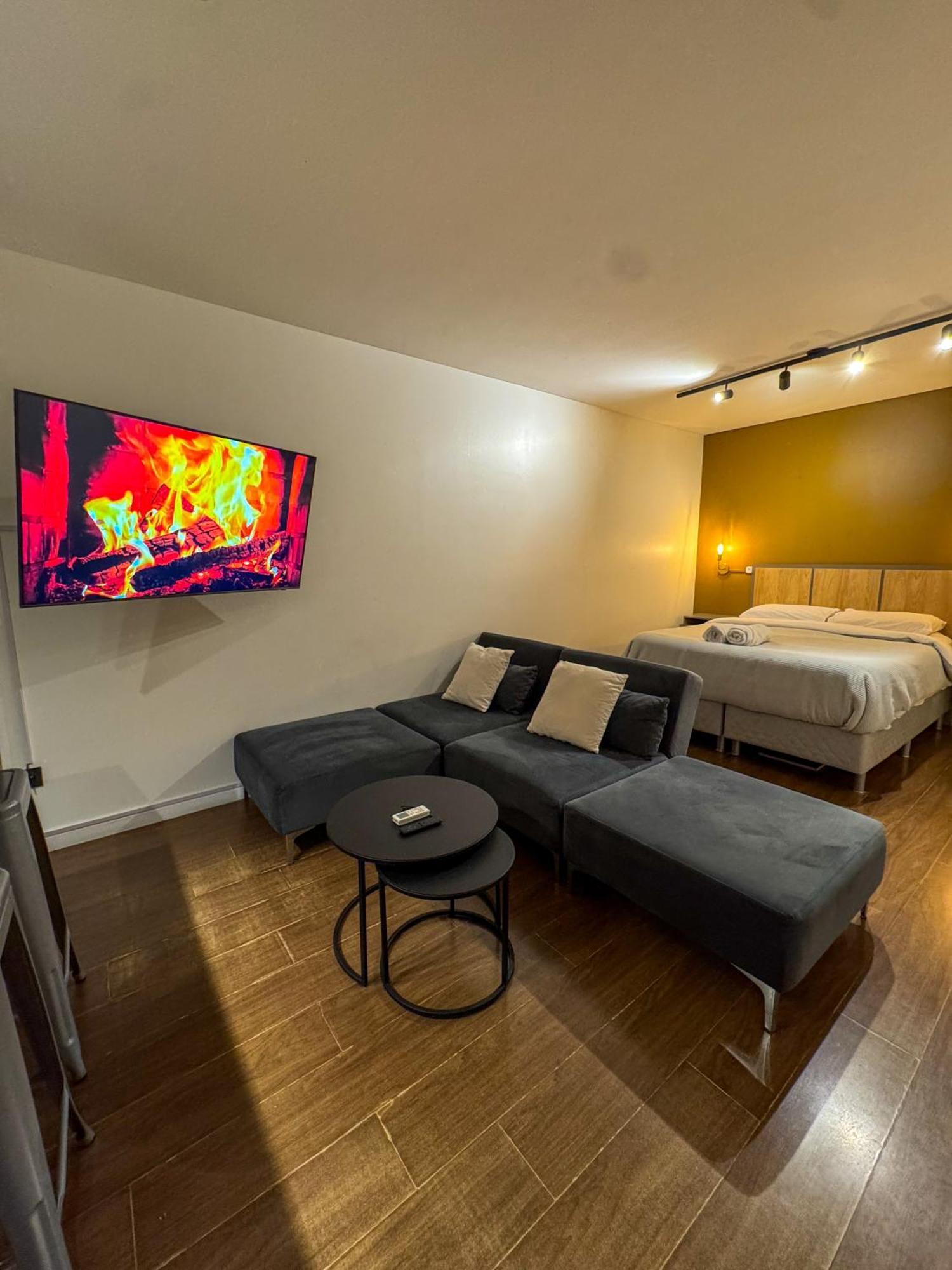 Foster Hollywood Ciudad Autónoma de Buenos Aires