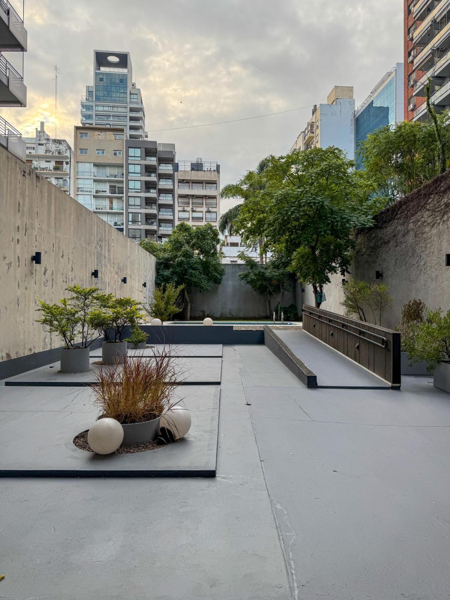 Foster Hollywood Apartment