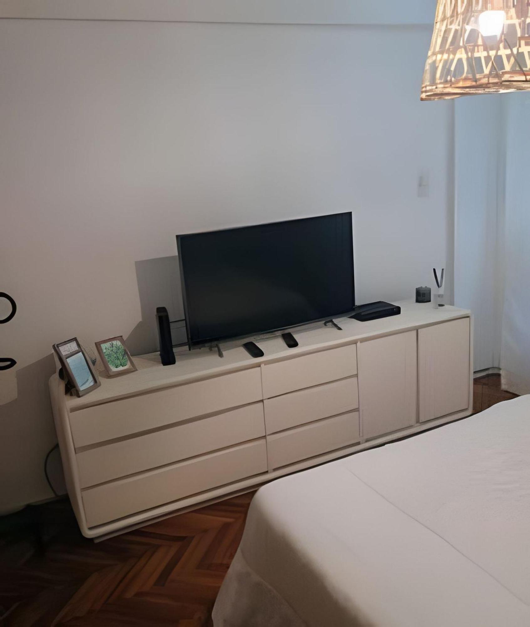 Avenida Cordoba 875 2 D *