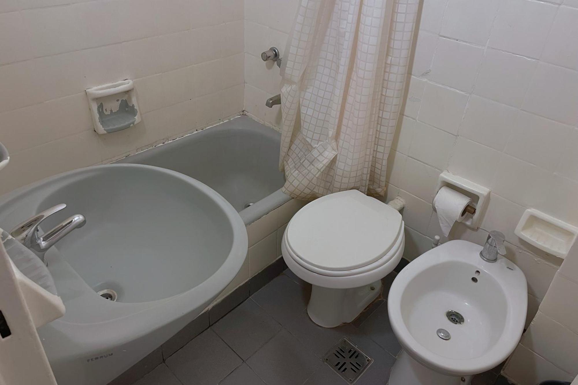 Entero En Calle Florida, Ba Apartamento