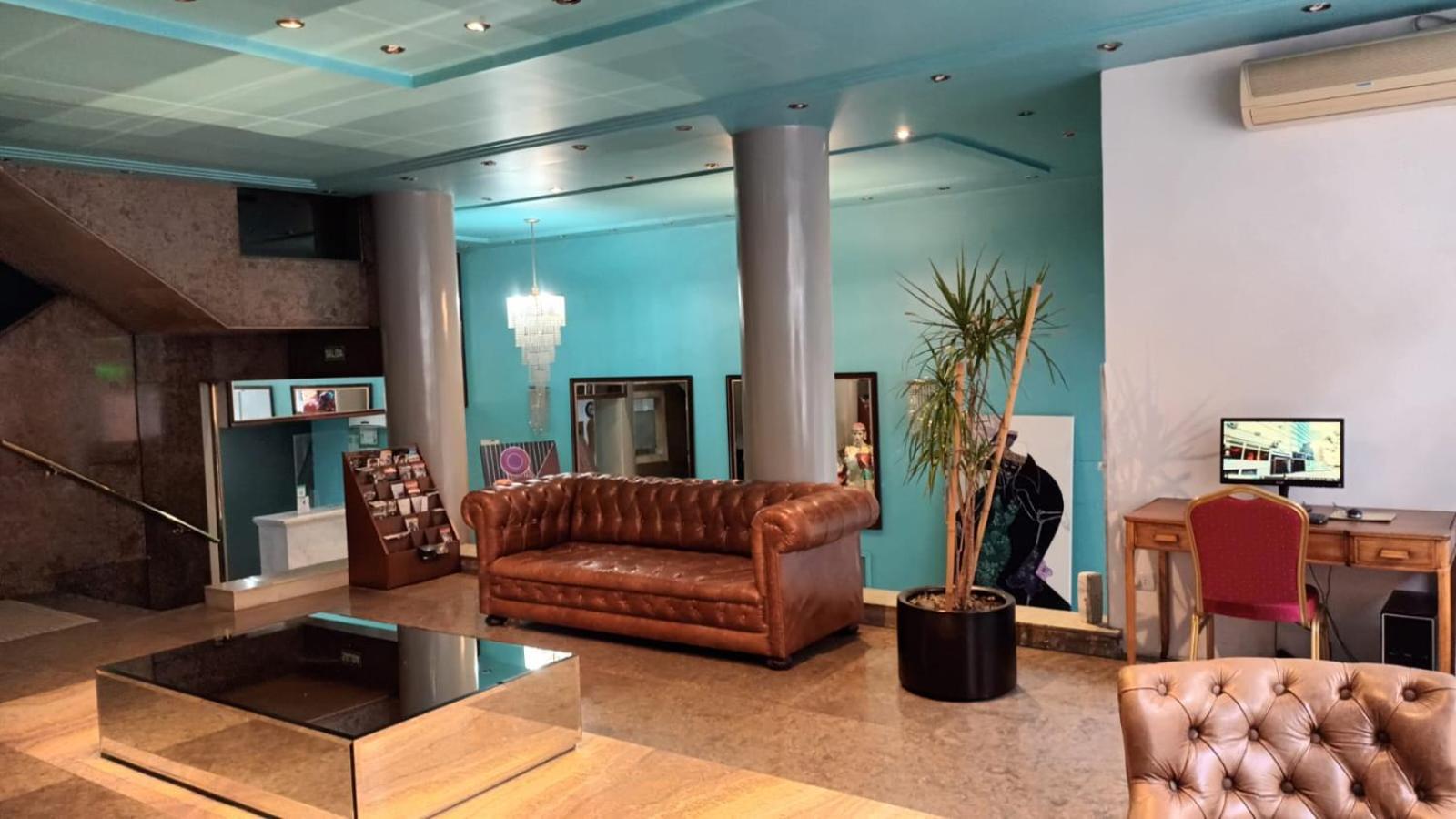Tres Sargentos Hotel