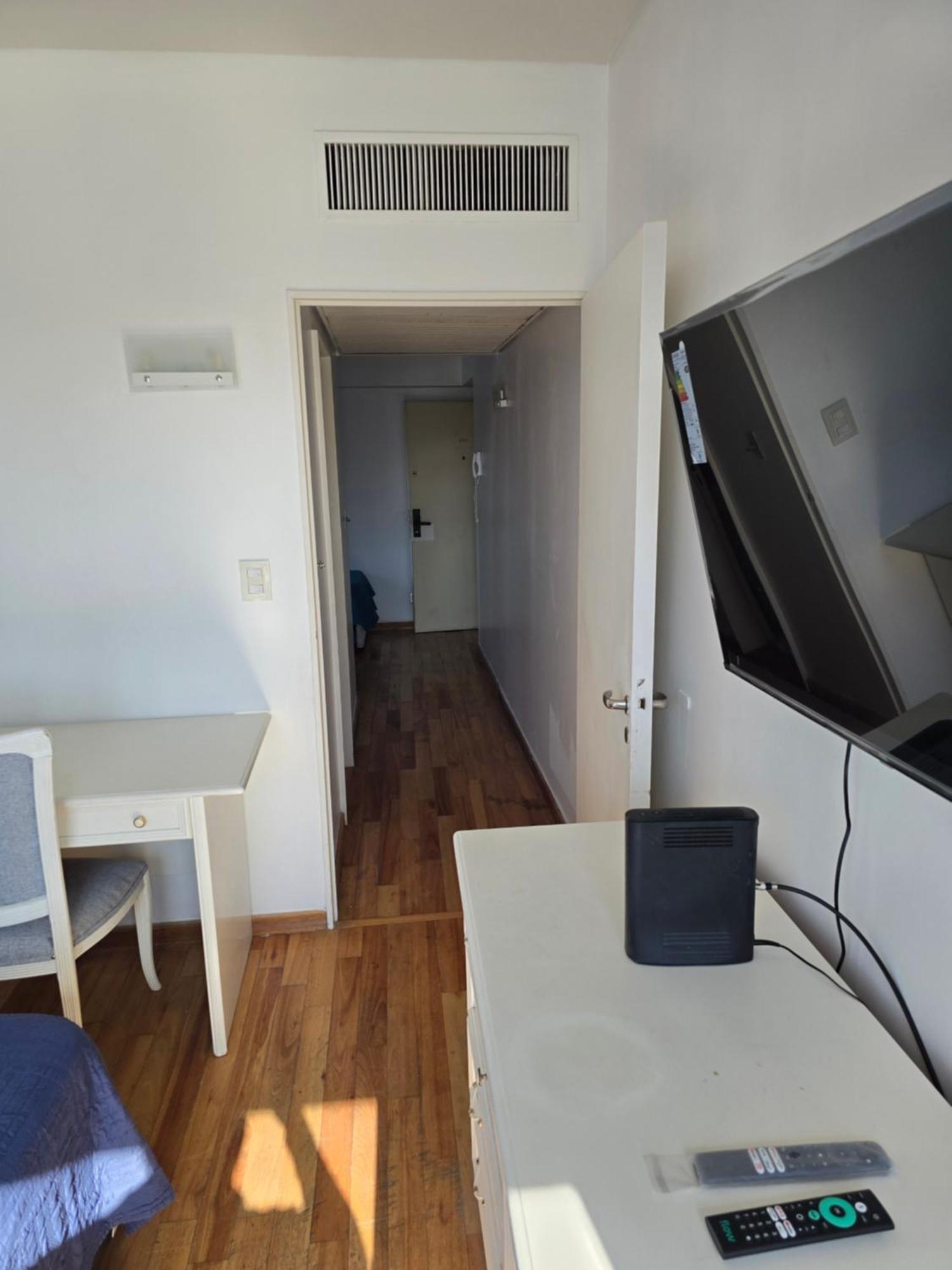 Apartamento Avenida Corrientes 820 - Ciudad De - *