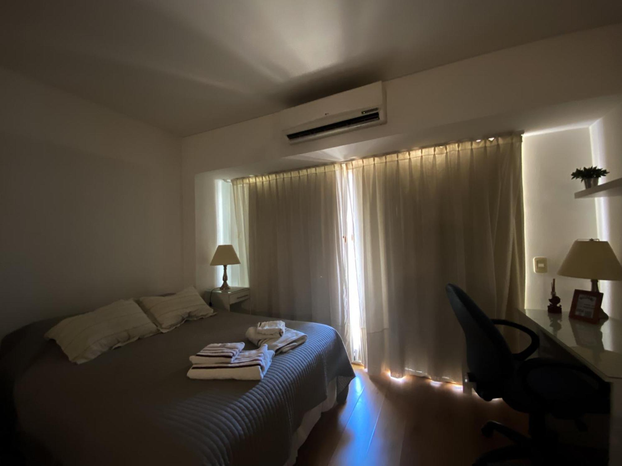 En El Centro, Con Balcon Y Laundry, Cerca Del Subte Apartamento