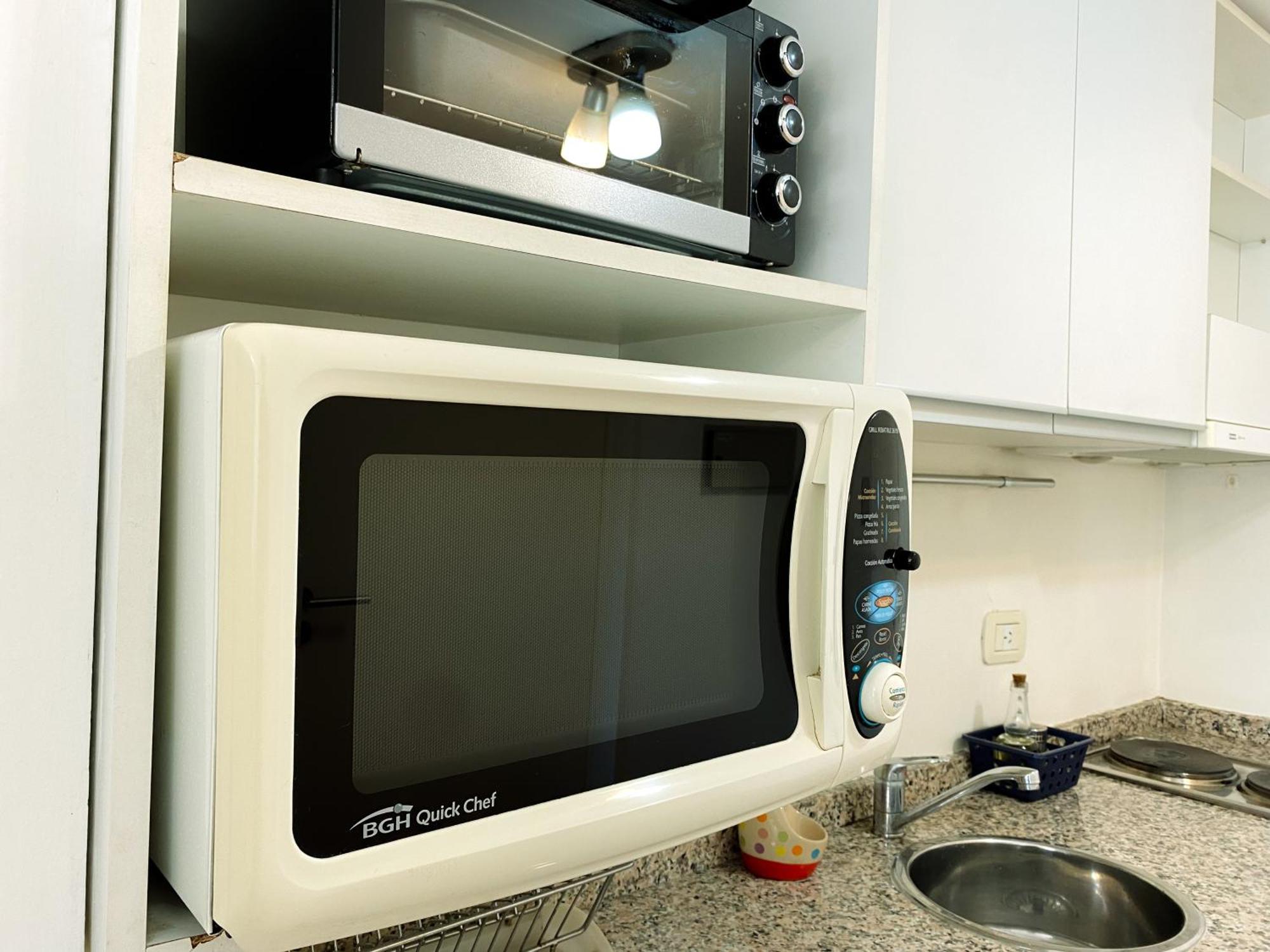 Apartamento En El Centro, Con Balcon Y Laundry, Cerca Del Subte Buenos Aires