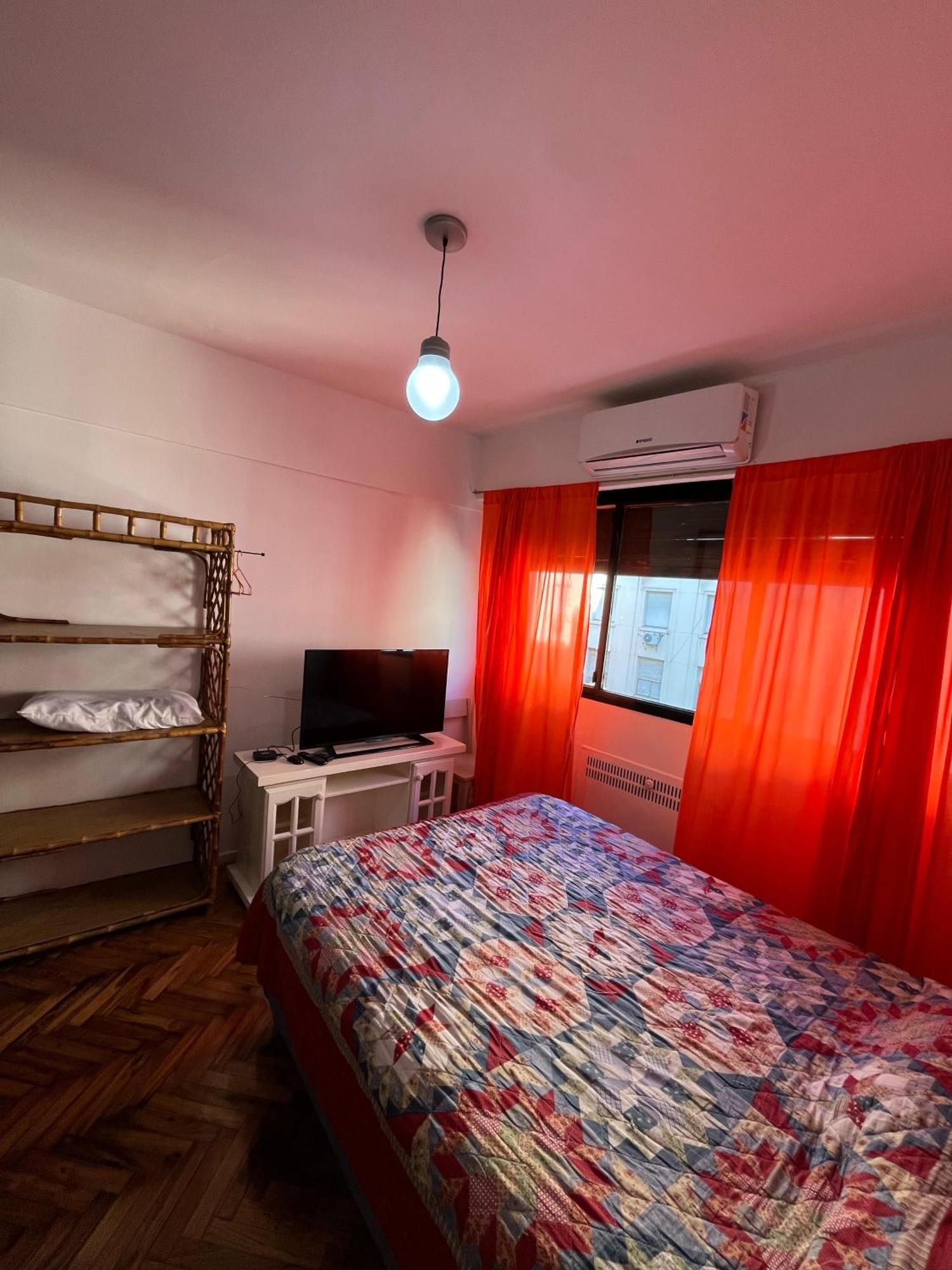 Quinto Piso A La Calle, Comodo, Equipado, Luminoso Y Bien Ubicado Apartment Buenos Aires