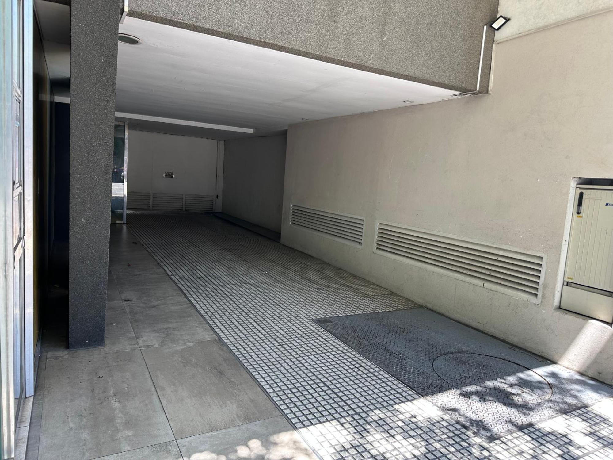 Apartamento River Plate, Movistar Arena, Embajada