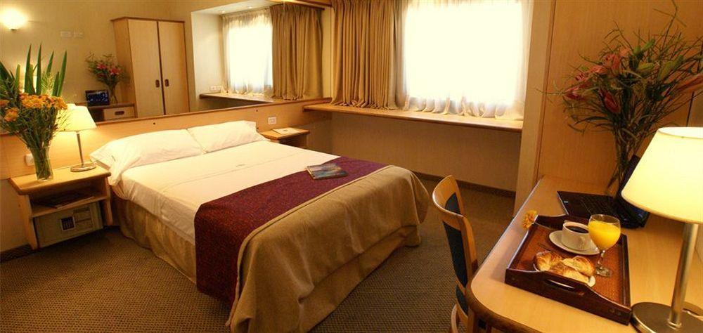 Aeroparque & Hotel 3*