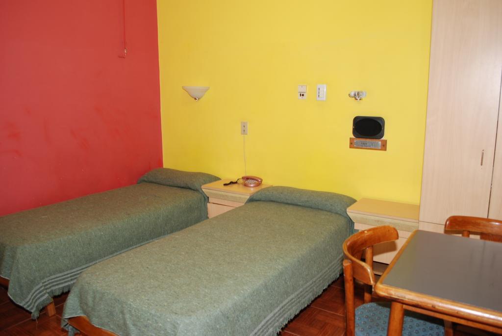 Odeon Hotel *
