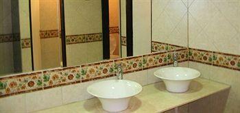 Hotel Avenue 2*