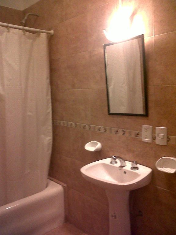 Hotel Avenue 2*