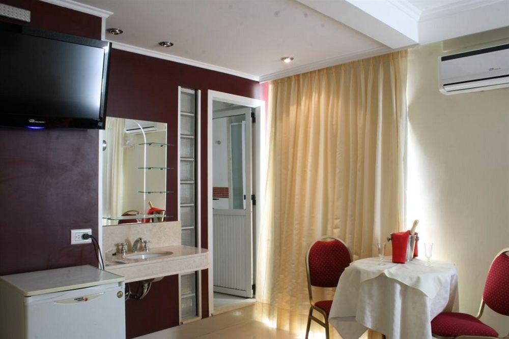 A&b Internacional Hotel