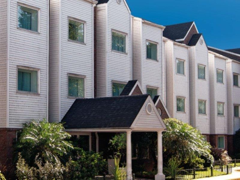 Hotel Aeroparque & 3*