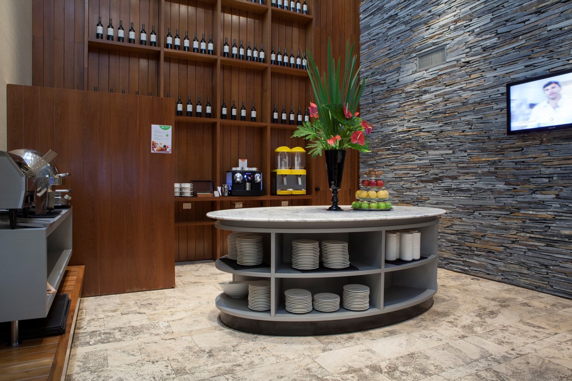 Hotel Aspen Square 4*