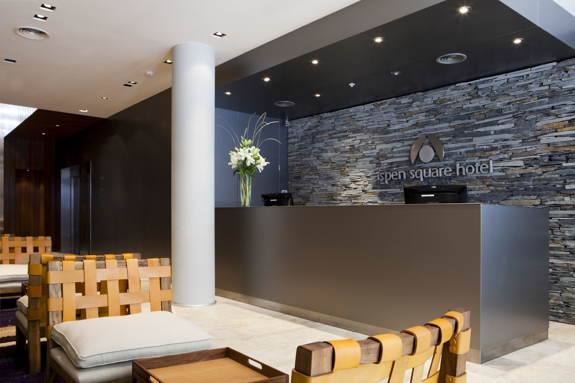Hotel Aspen Square 4*